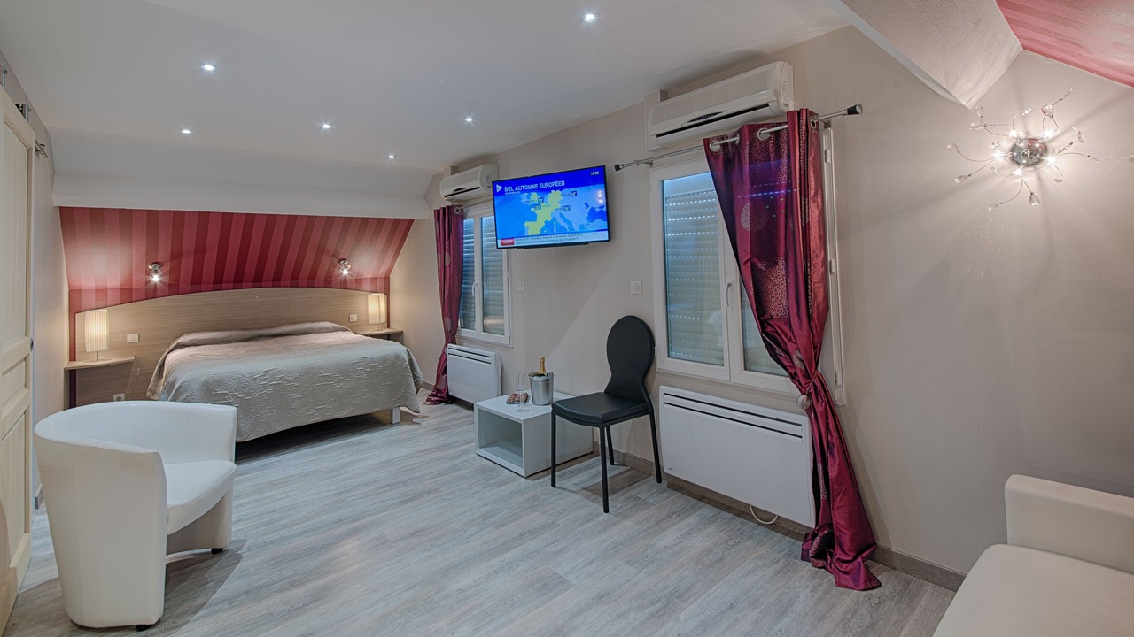 Photo of Bedroom in Maisons-les-Chaource