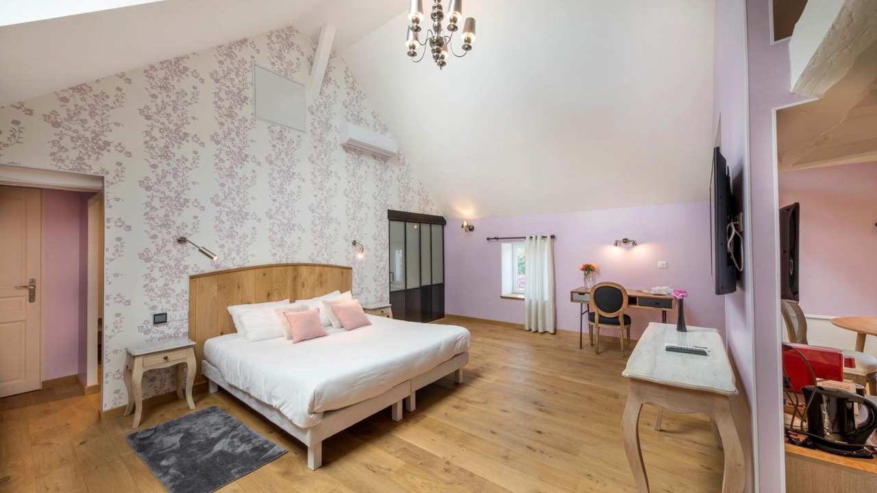 Photo of Bedroom in Maisons-les-Chaource