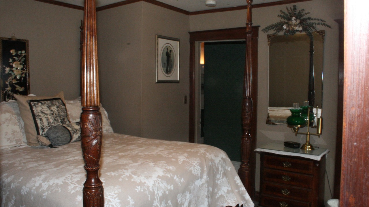 Photo of Bedroom in Hamilton