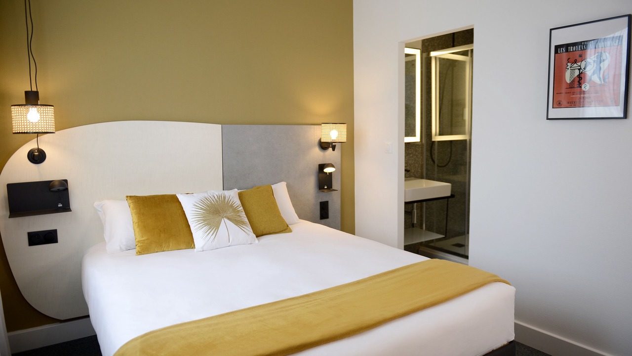 Photo of Bedroom in 2nd Arrondissement