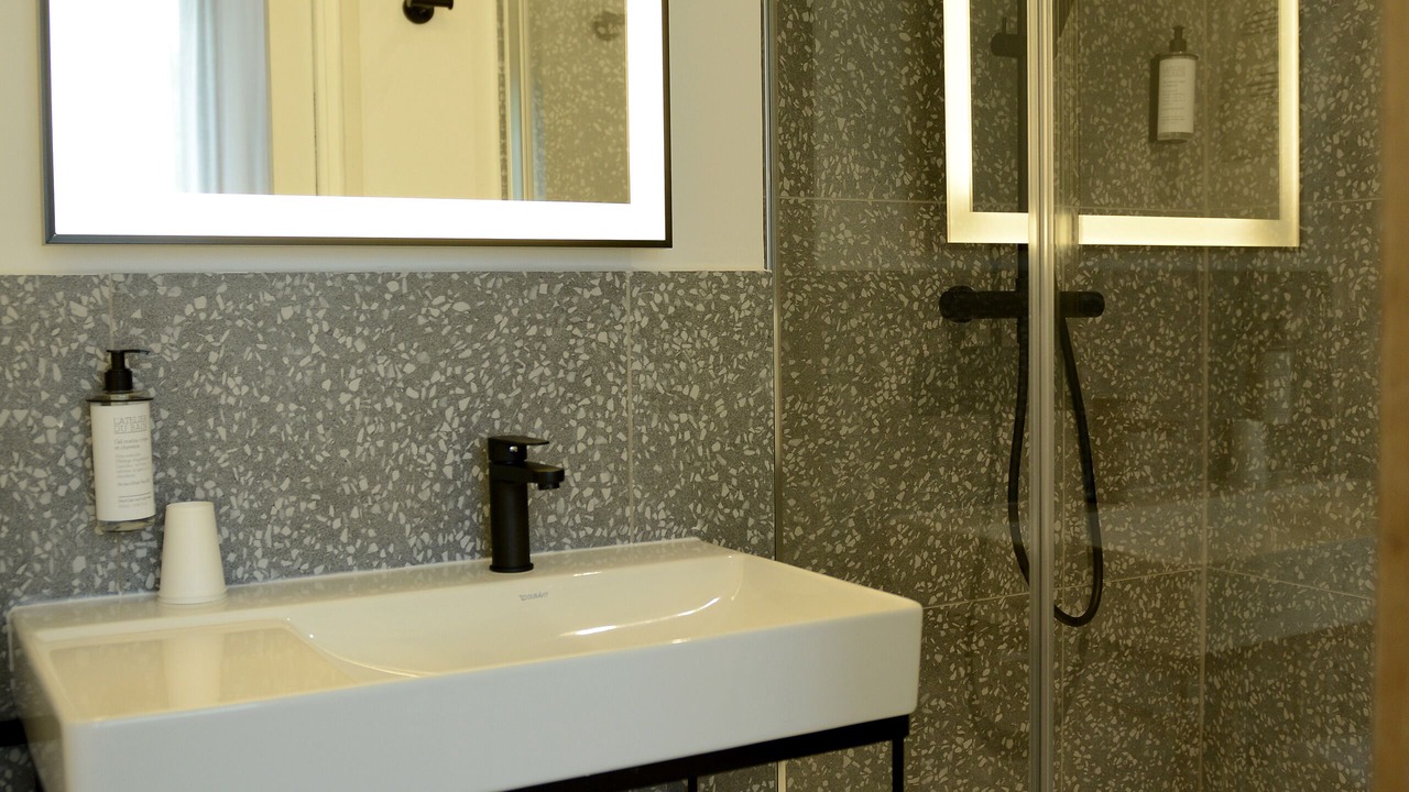 Photo of Others in 2nd Arrondissement