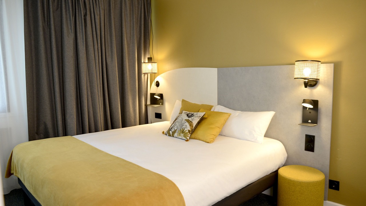 Photo of Bedroom in 2nd Arrondissement