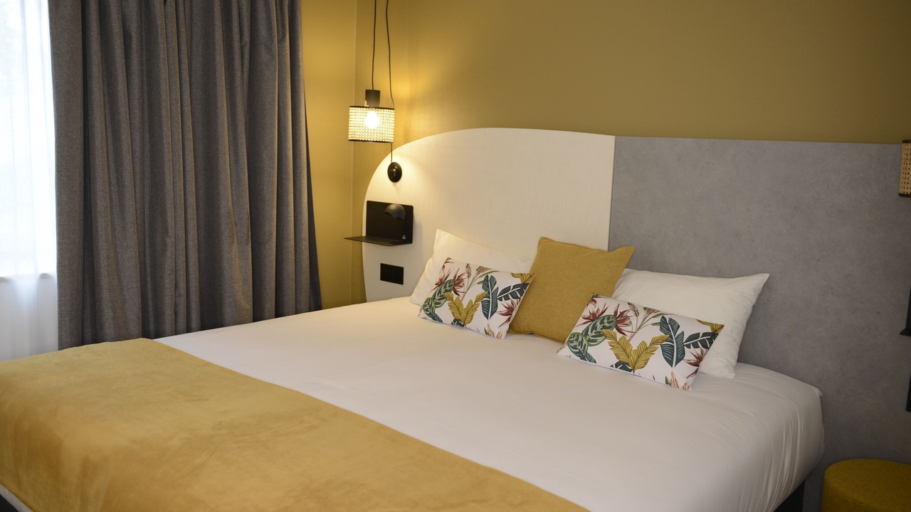 Photo of Bedroom in 2nd Arrondissement