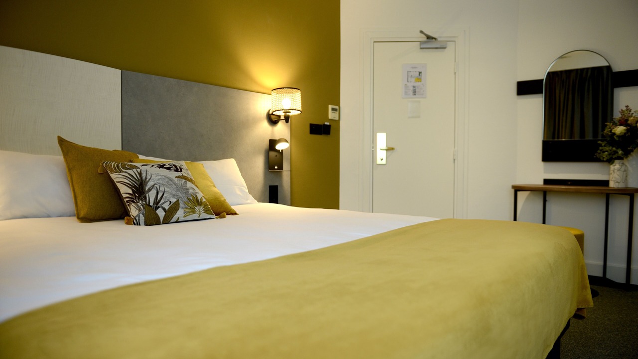 Photo of Bedroom in 2nd Arrondissement