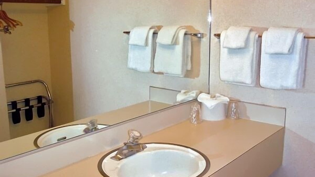 Photo of Bathroom in La Grande