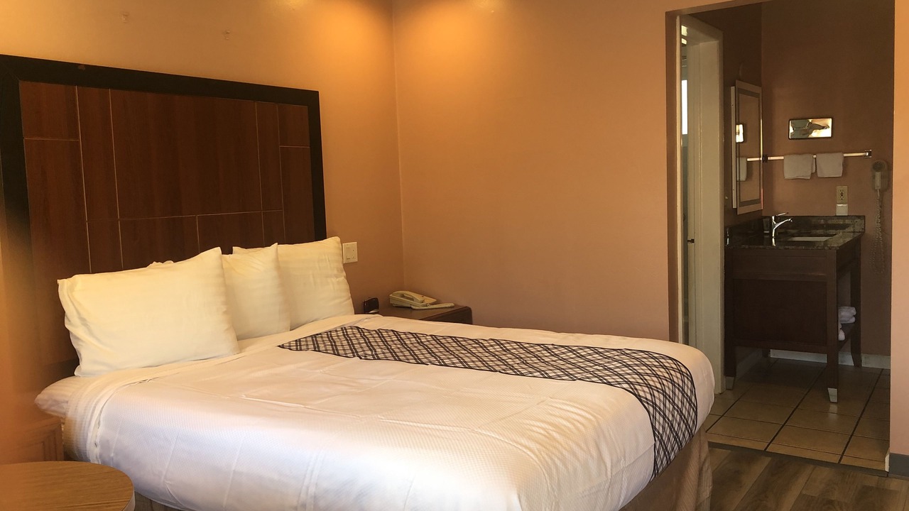 Photo of Bedroom in Grants Pass