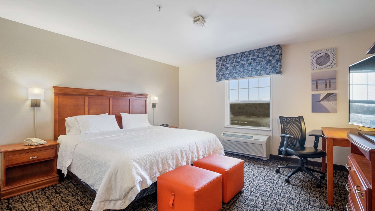 Photo of Bedroom in Thomaston