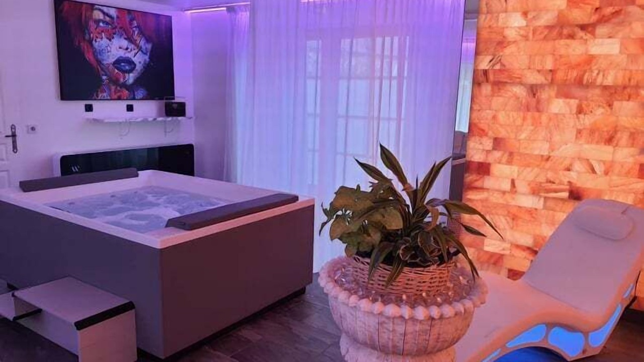 Photo of Bedroom in Pont-l'Eveque