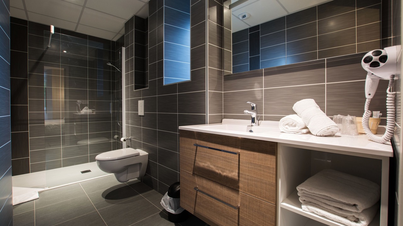 Photo of Bathroom in Rieupeyroux