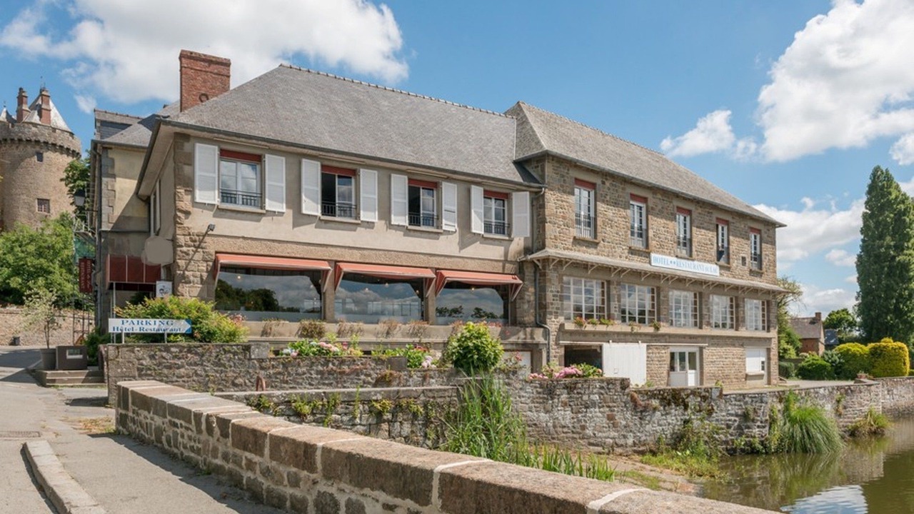 Photo of Bedroom in Combourg