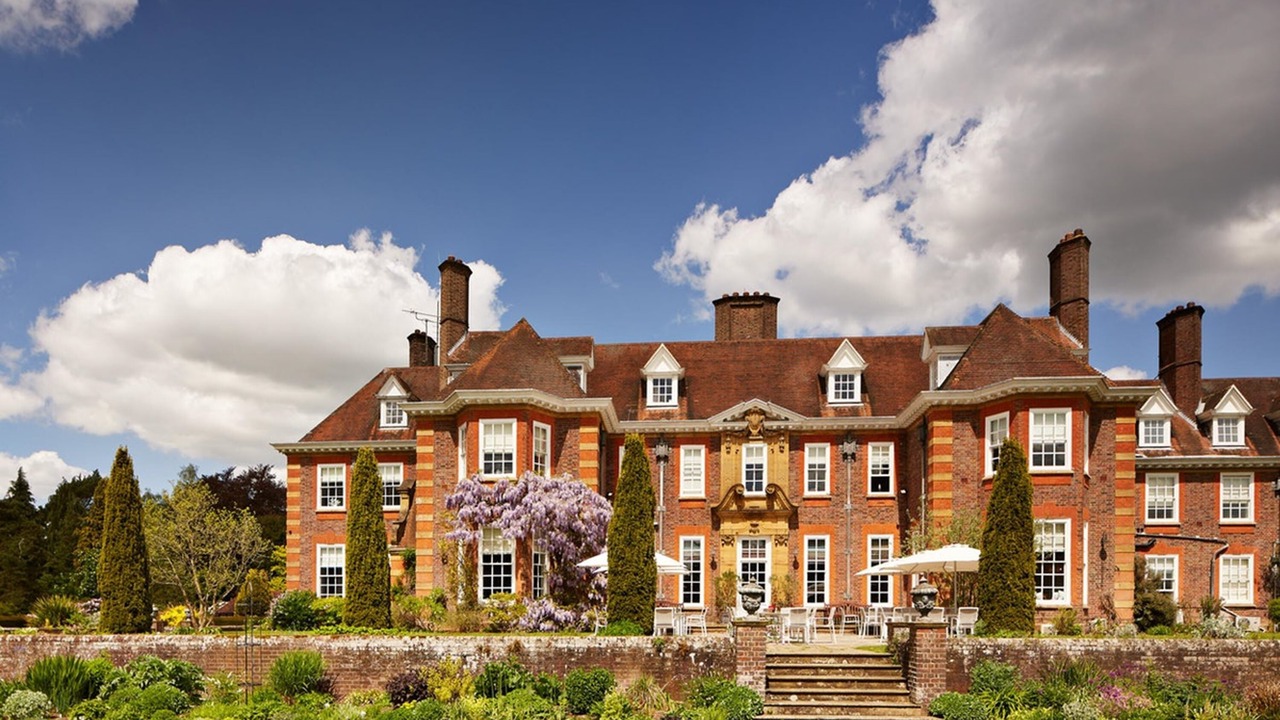 Photo of Buildings in Wonersh