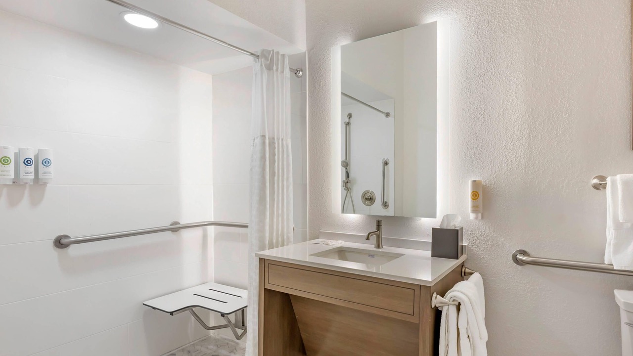 Photo of Bedroom in Sullivan
