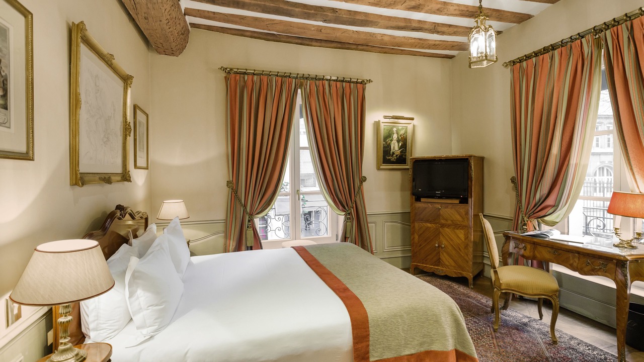 Photo of Bedroom in 6th Arrondissement