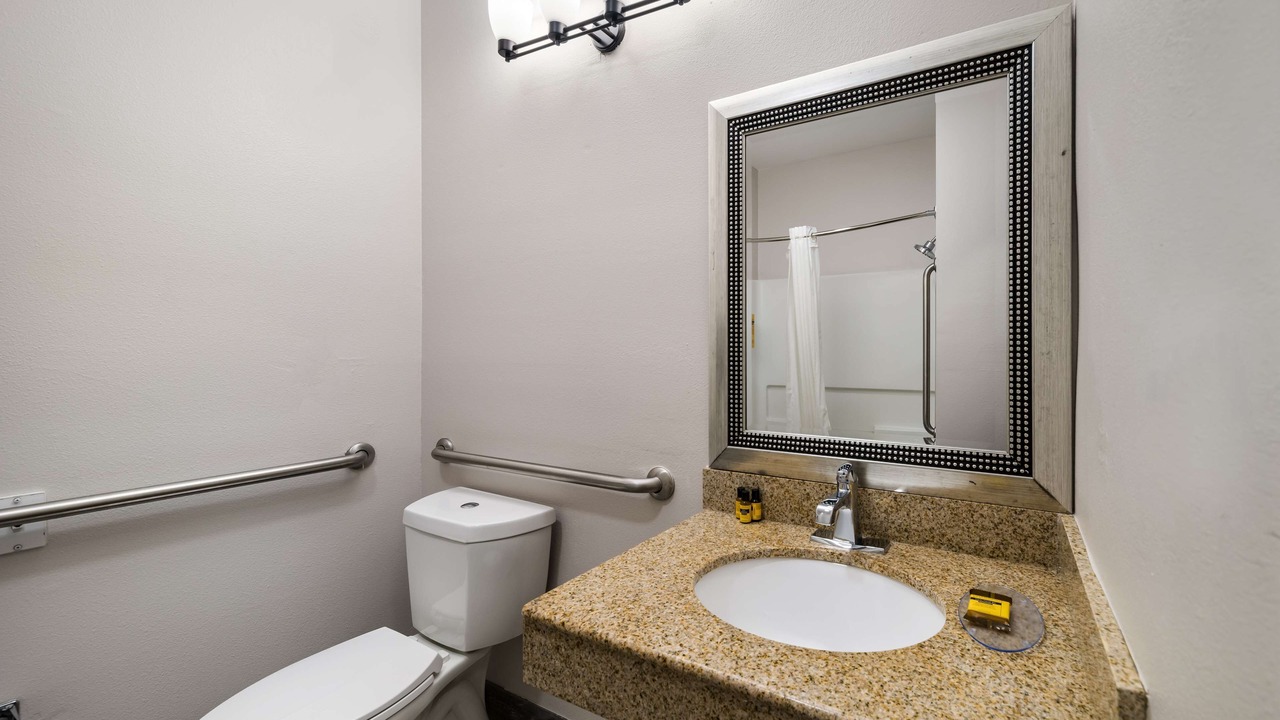 Photo of Bathroom in Lake Dallas