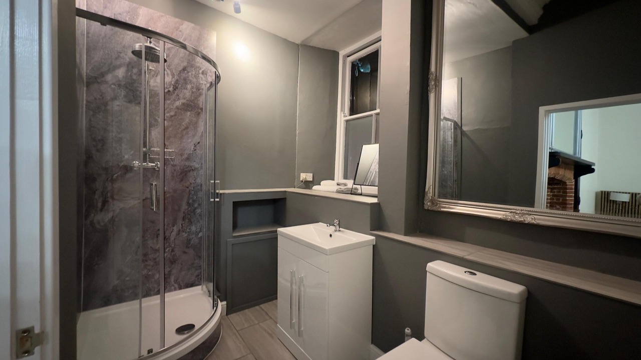 Photo of Bathroom in Scole