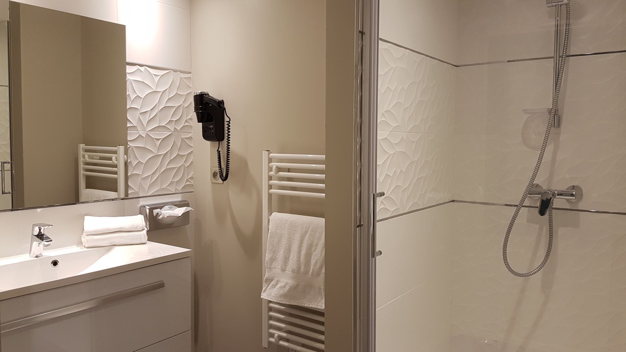 Photo of Bathroom in Chartres-de-Bretagne