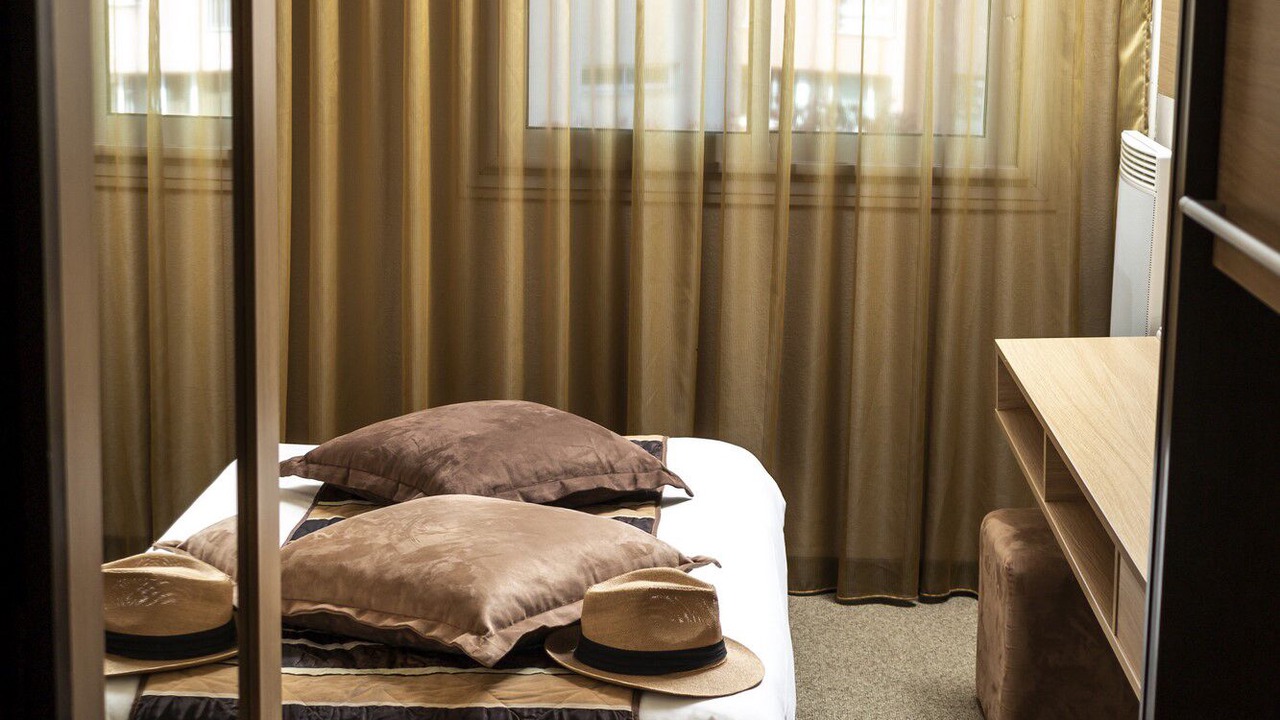 Photo of Others in Gap