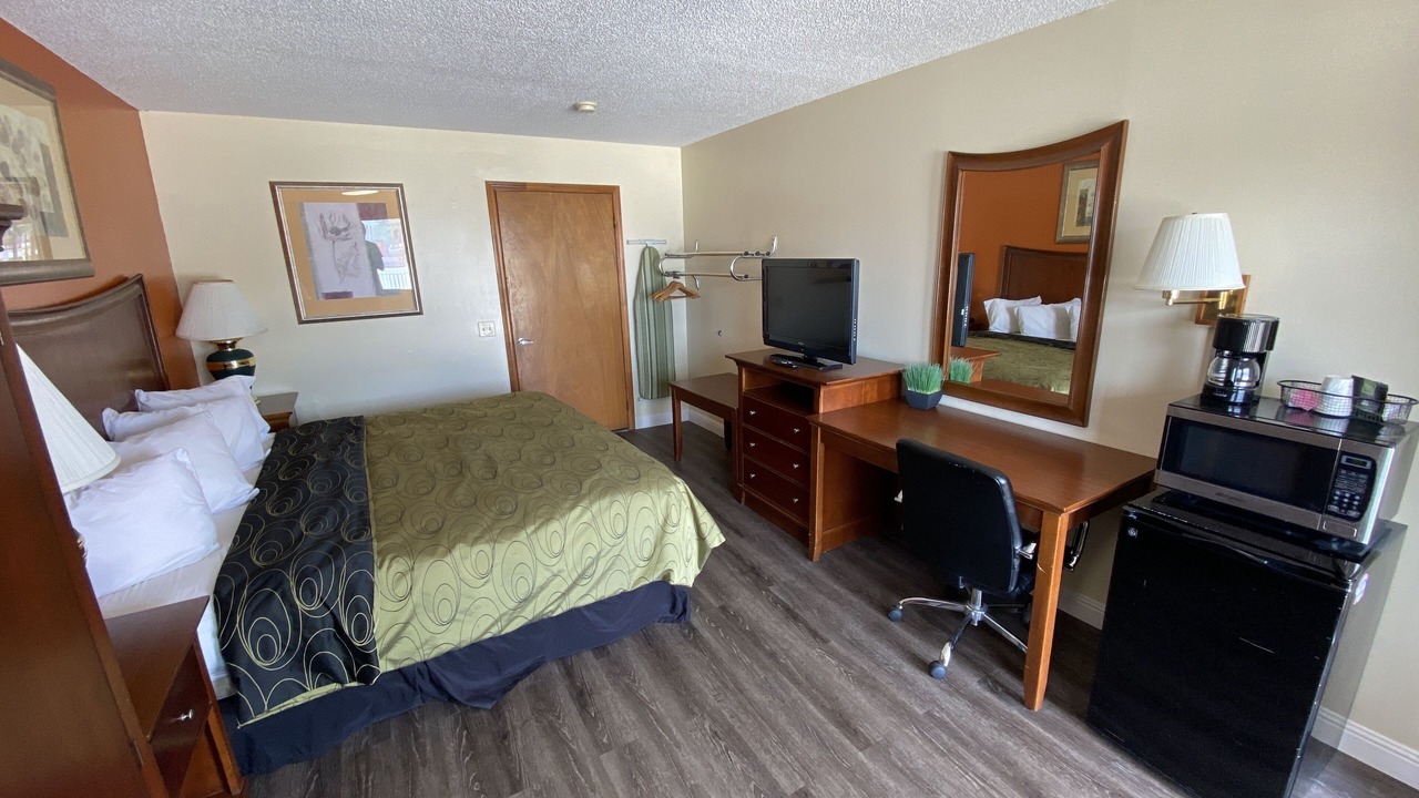 Photo of Bedroom in Baxley