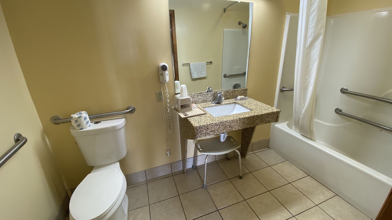 Photo of Bathroom in Baxley