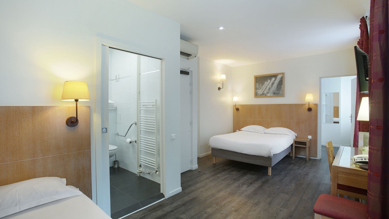 Photo of Bedroom in Issy-les-Moulineaux