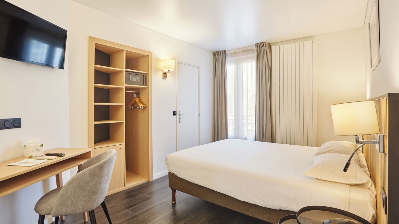Photo of Bedroom in Issy-les-Moulineaux