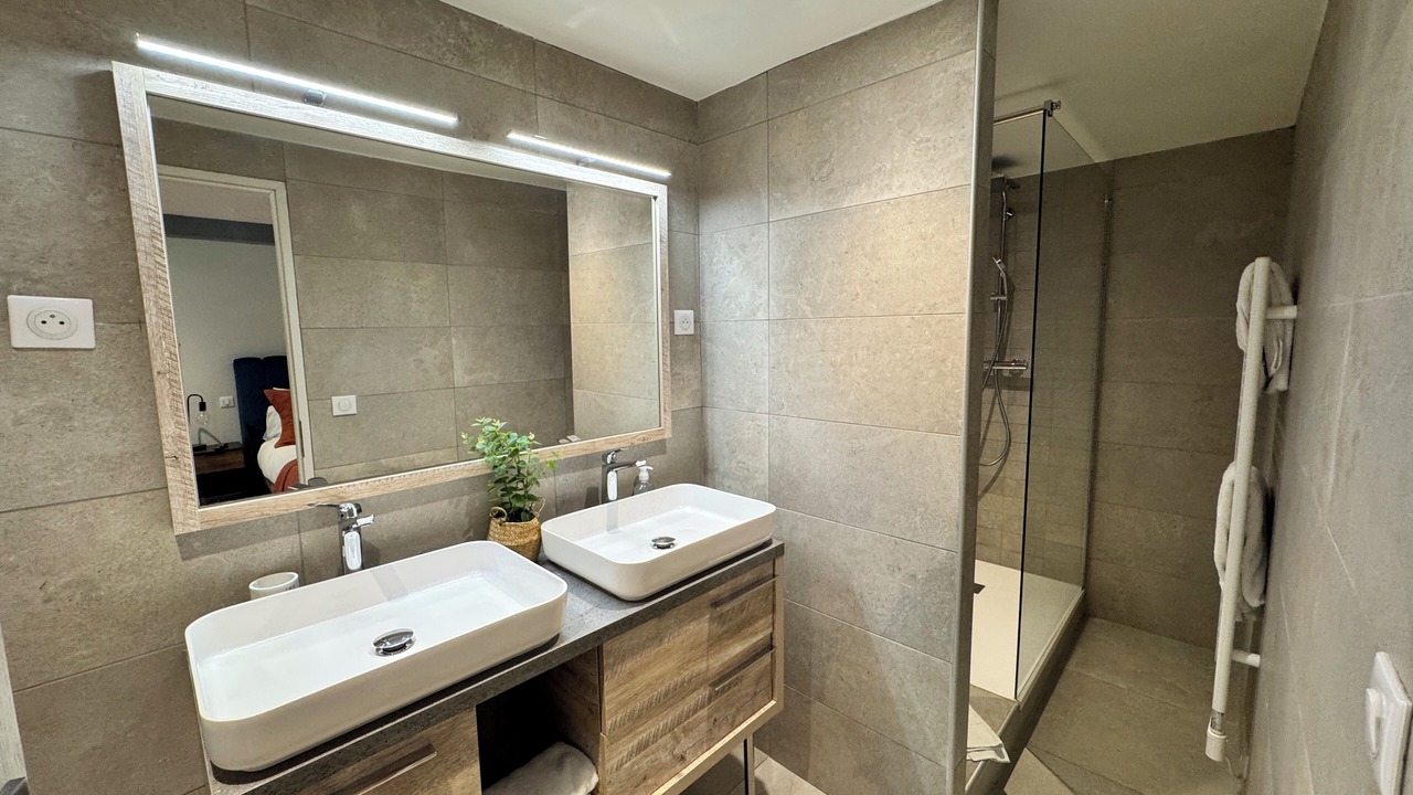 Photo of Bathroom in Costieres