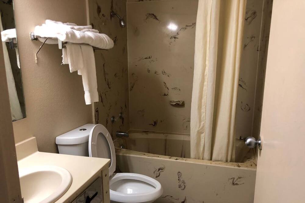 Photo of Bathroom in Pine Bluff