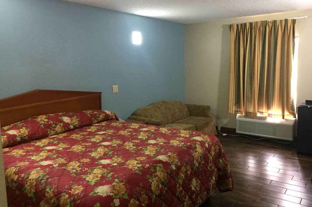 Photo of Bedroom in Pine Bluff