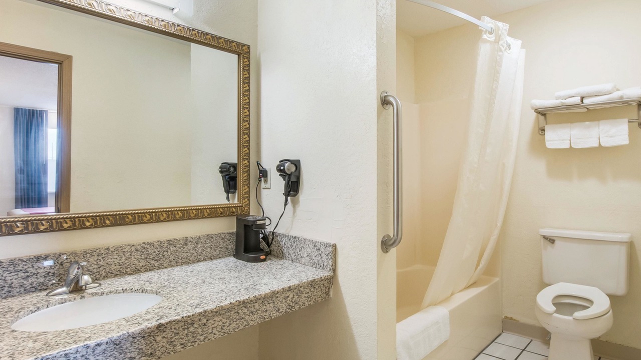 Photo of Bathroom in Cloverdale