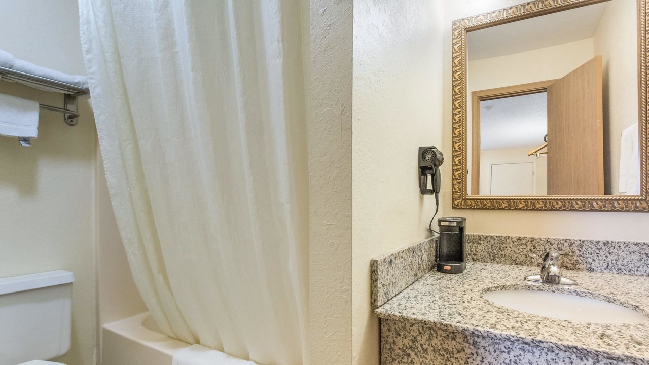 Photo of Bathroom in Cloverdale