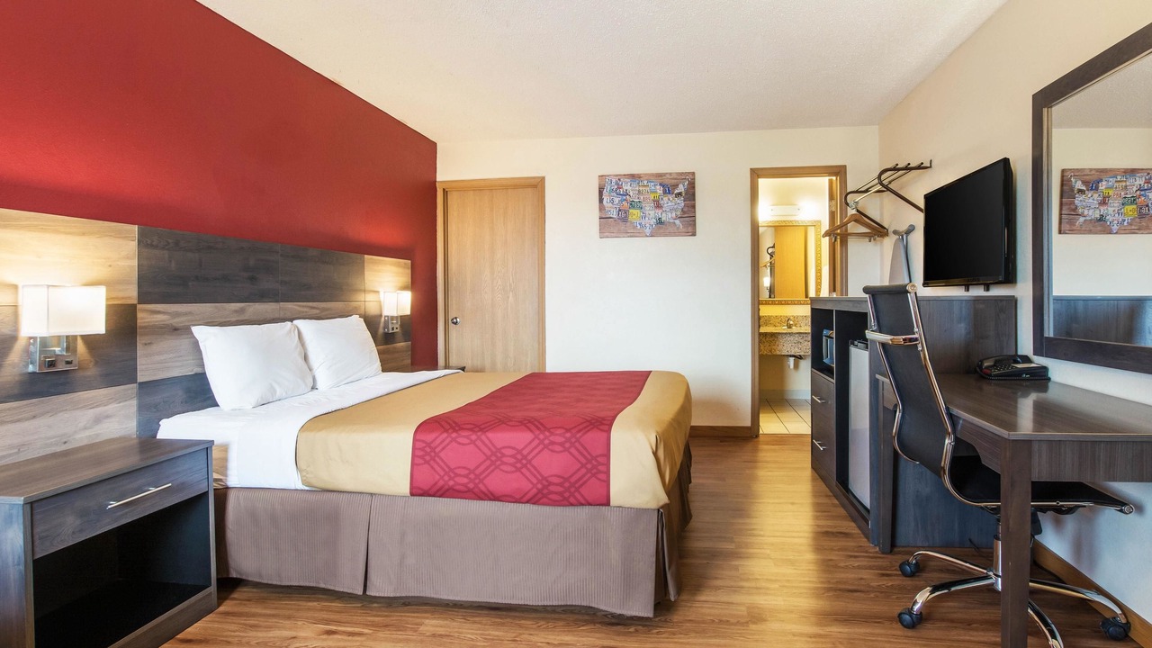 Photo of Bedroom in Cloverdale