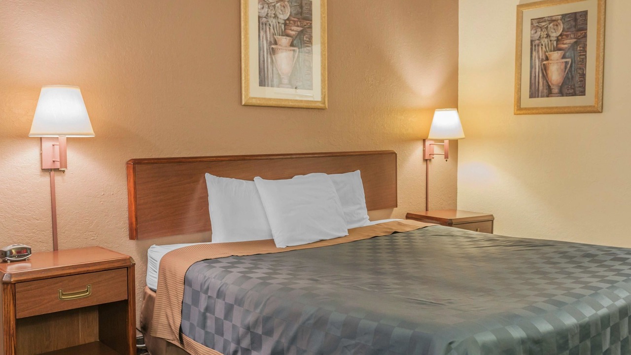 Photo of Bedroom in Cloverdale