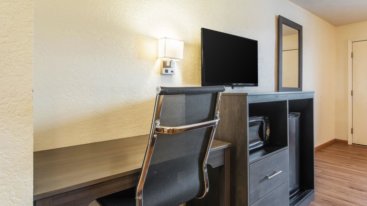 Photo of Bedroom in Cloverdale