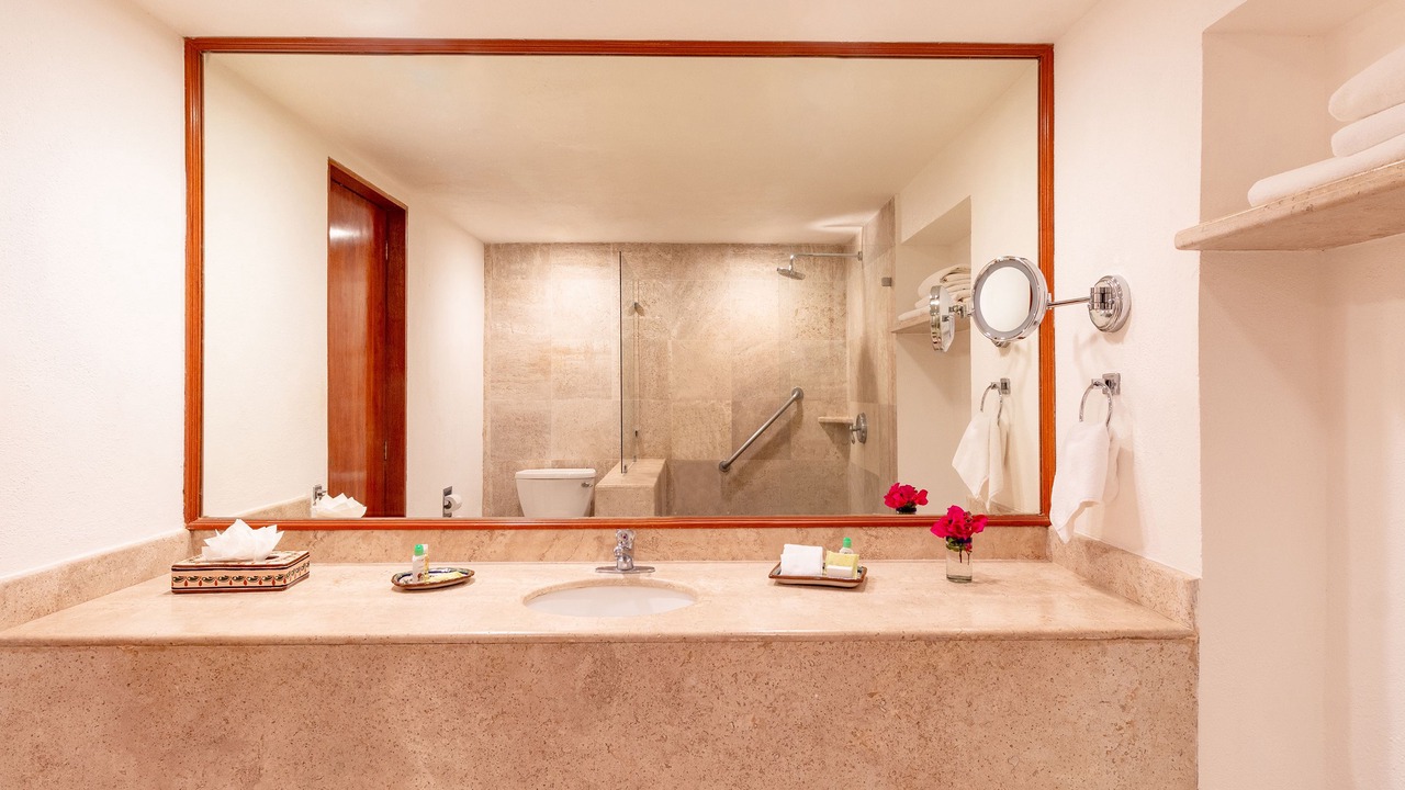 Photo of Others in Nopolo