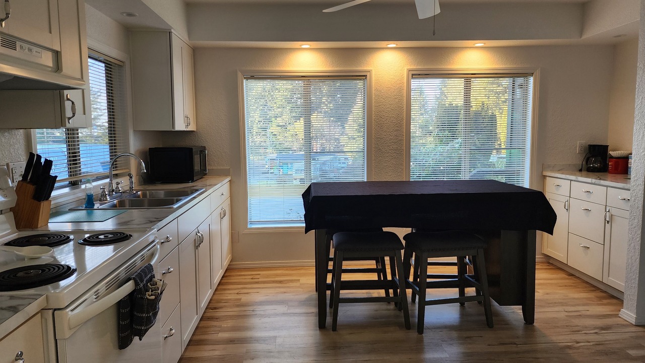 Photo of Kitchen in Coos Bay