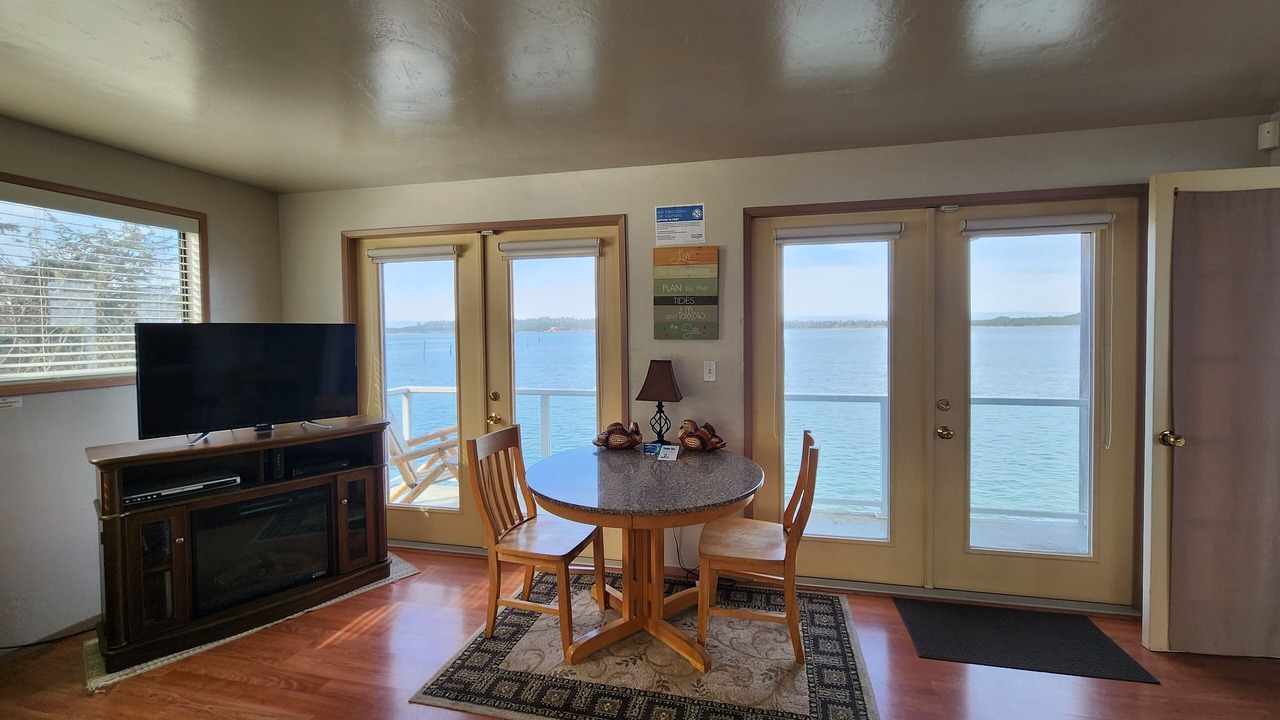 Photo of Bedroom in Coos Bay