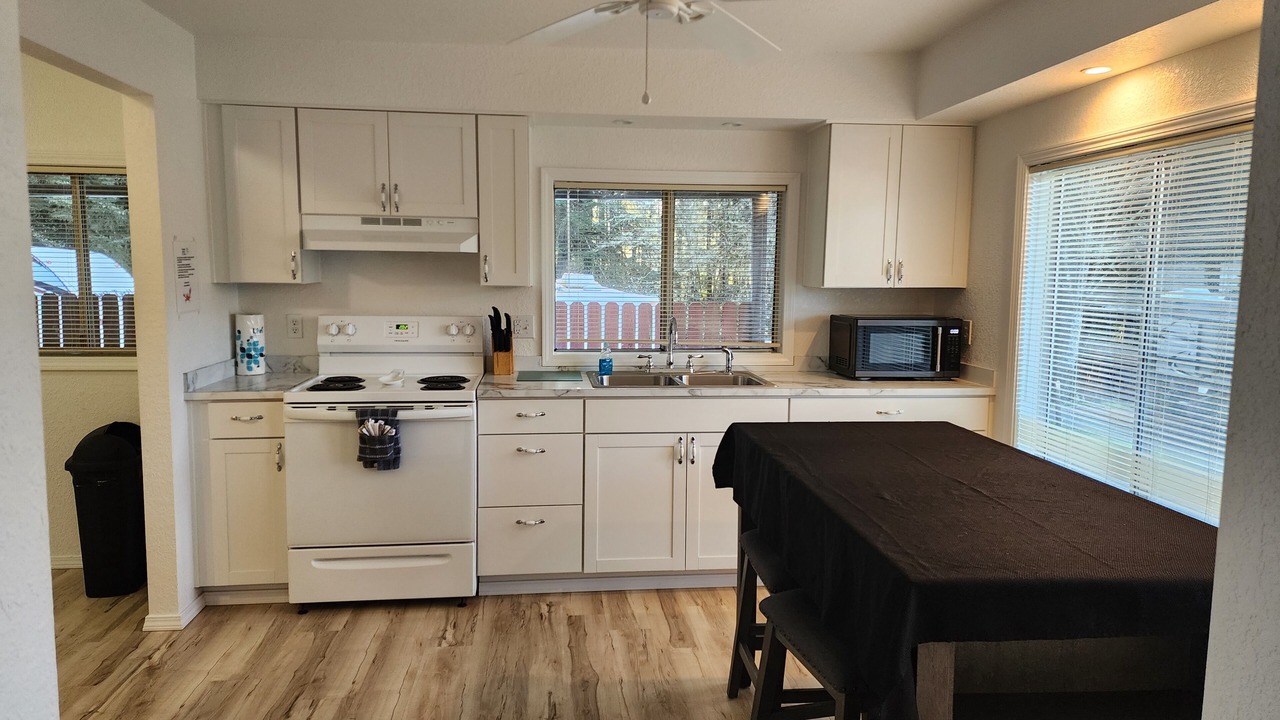 Photo of Kitchen in Coos Bay
