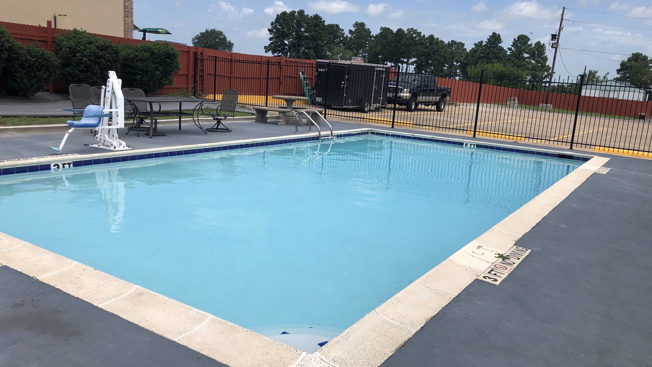 Photo of Outdoor in Madisonville