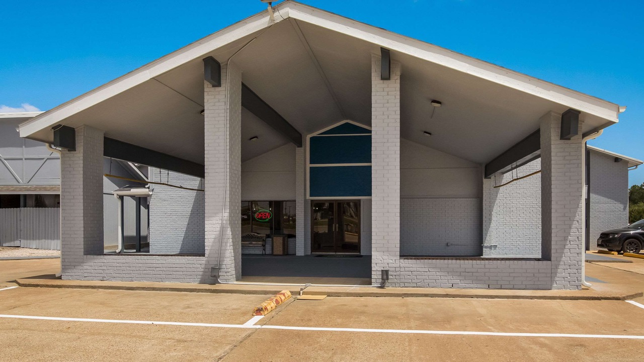 Photo of Outdoor in Madisonville
