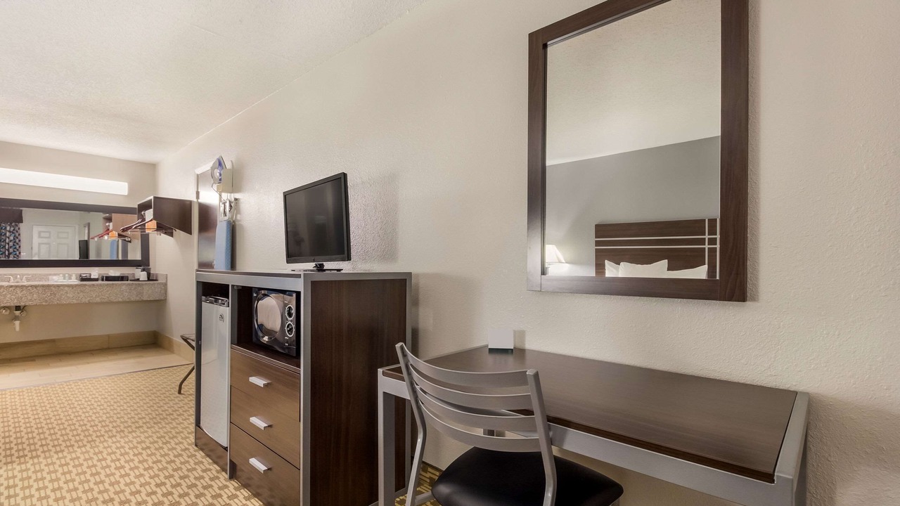 Photo of Bedroom in Madisonville