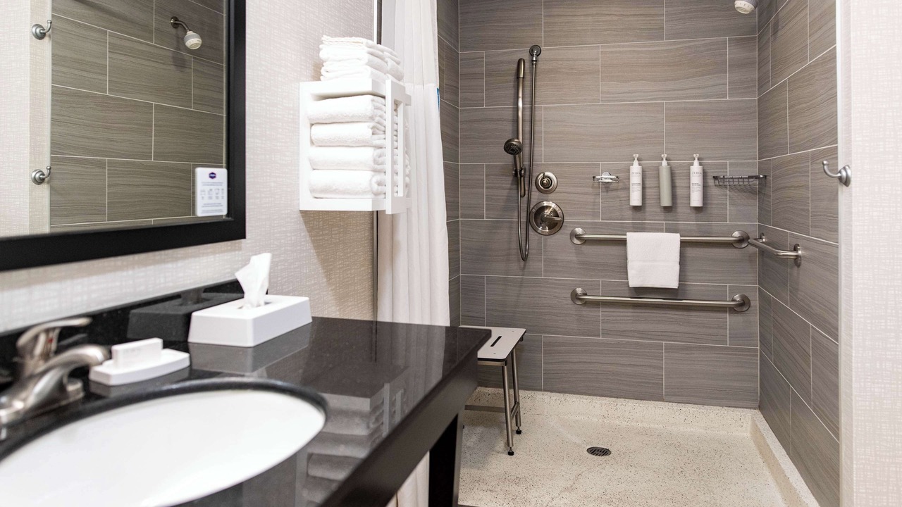 Photo of Bathroom in Effingham