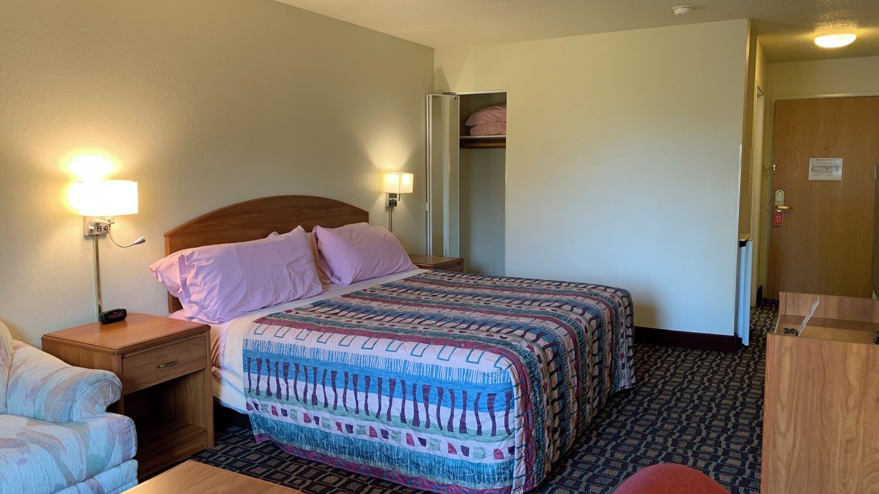 Photo of Bedroom in Allegan