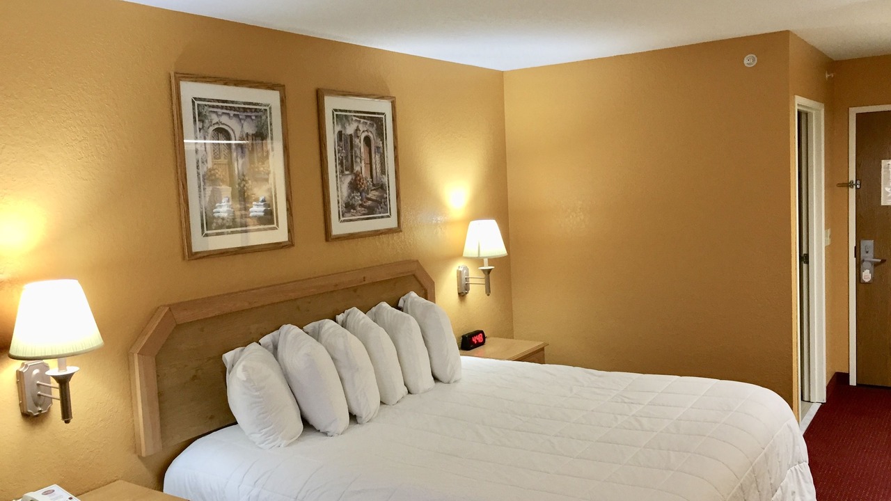 Photo of Bedroom in Clinton
