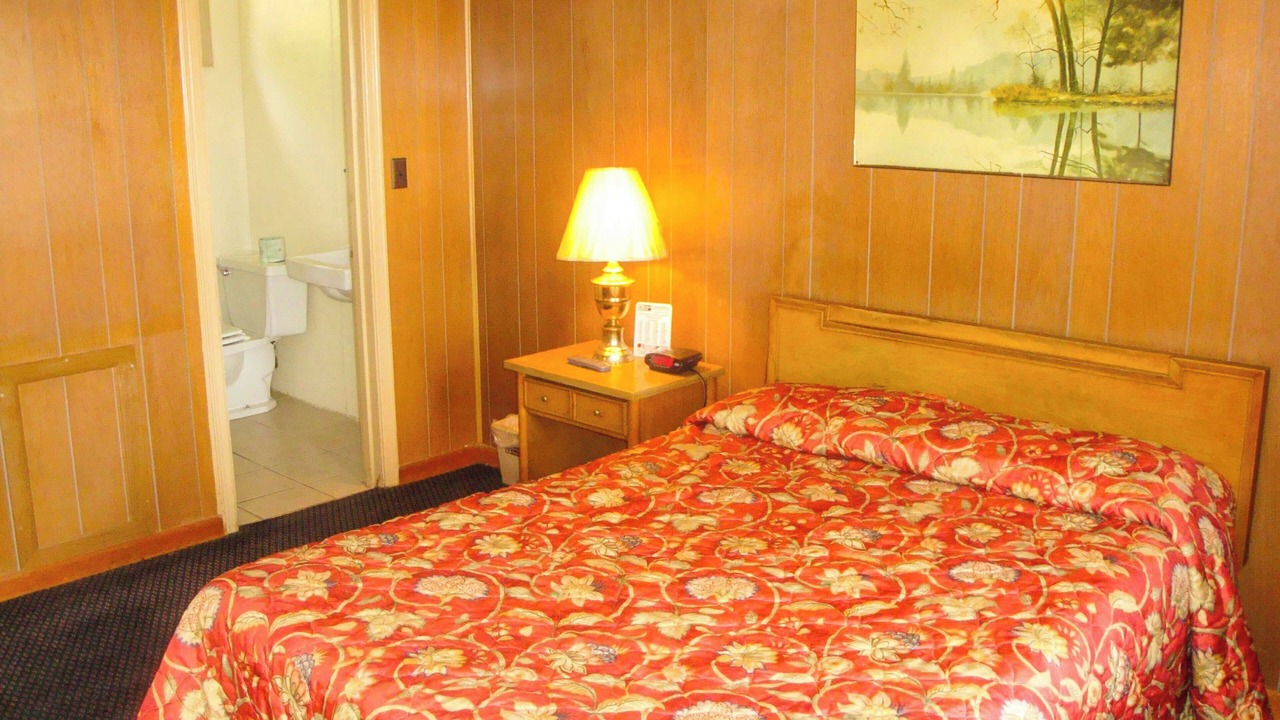 Photo of Bedroom in Junction City