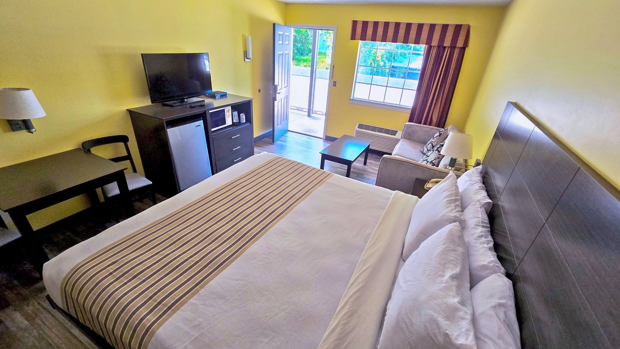 Photo of Bedroom in Warm Springs