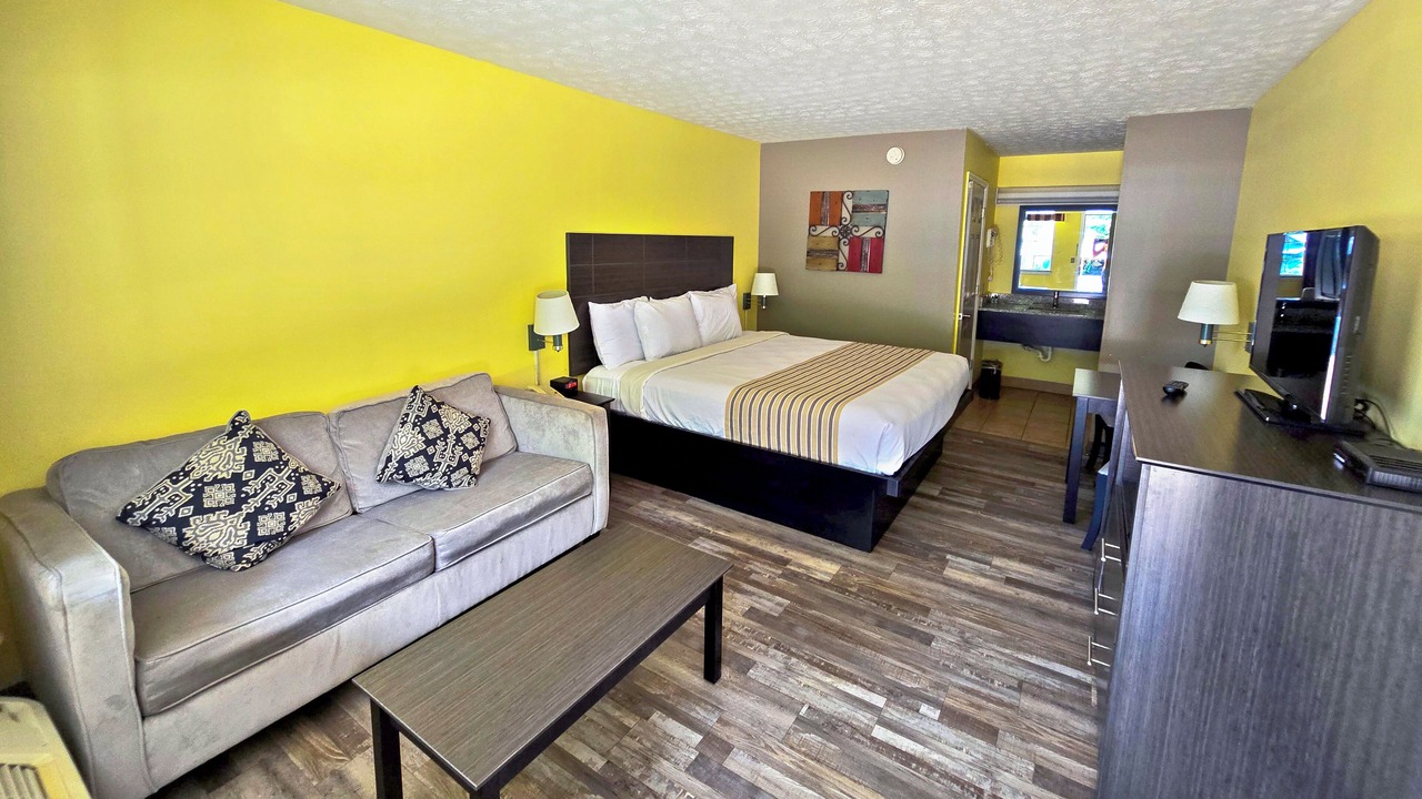 Photo of Bedroom in Warm Springs