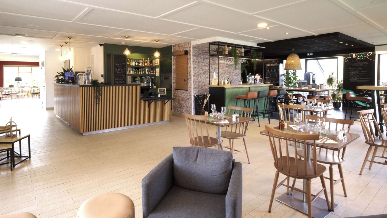 Photo of Others in Taverny