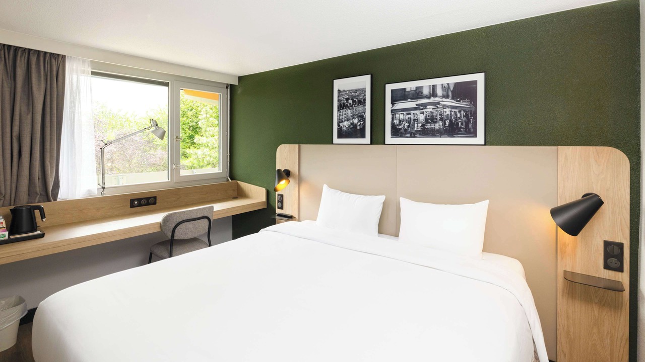 Photo of Bedroom in Taverny