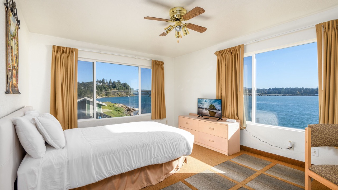 Photo of Bedroom in Bayshore