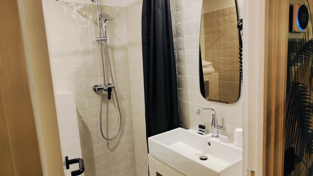 Photo of Bathroom in Quartier de la Plaine-de-Monceaux